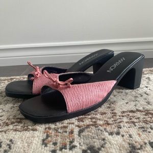 The cutest little heel!